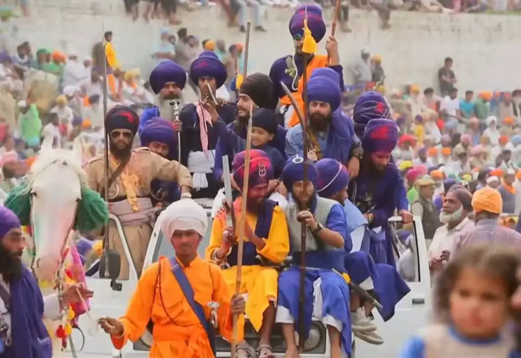 significance of holi in sikhism